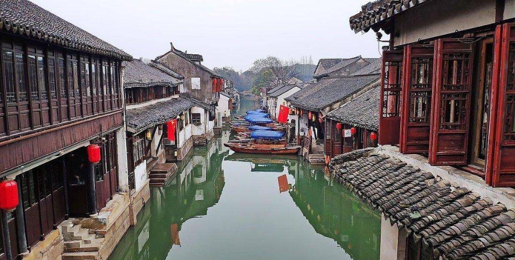 阜阳:VR技术让学生们“穿越时空”学思政